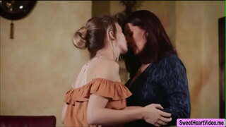 Ivy Wolfe nyebar dheweke sikil Magdalena StMichaels licks supaya dheweke pus