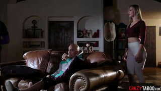 Babe Jillian Janson suklupo ir čiulpti didelis penis ir patiko hardcore pussy fucking po to, kai jis