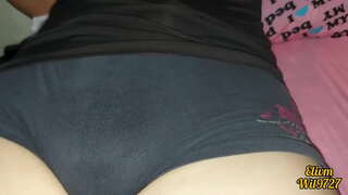 Sestra sa dotýka jej KUNDU pred jej Brat