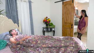 Vanha isäpuoli anaali vitun hänen laiha latino tytärpuoli