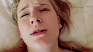 Чекор Син Добива Мајка Да Му Ебам И Cums Во Неа Анусот Приколка