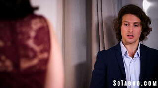 Prom Night Aika Sytyttää Intohimon Välillä Veli Ja Sisko