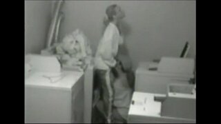 לסביות בחדר הכביסה