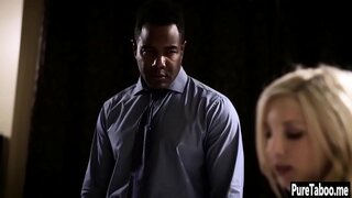 مثير فاتنة كبيرة تمتص من الصعب الديك الأسود